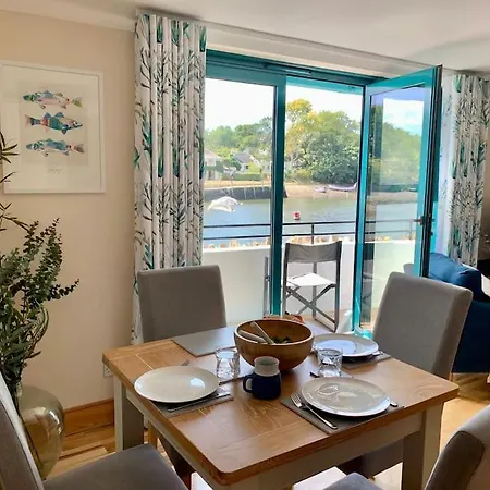 Апартаменты Crabshell Quay Waterfront Living In Kingsbridge Кингсбридж Экстерьер фото